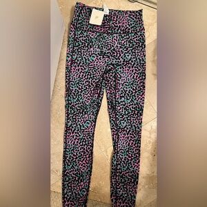 Pink leopard print leggings. NWT size medium